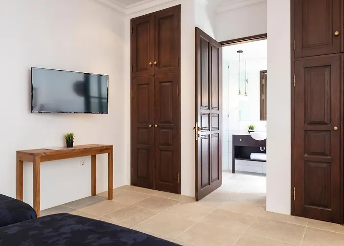 Toru - Stylish Luxury In Legian, Tranquil Location, Walk To Legian (Bali)